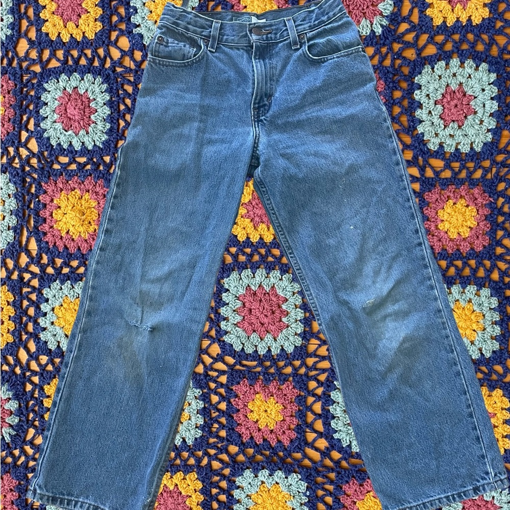 Straight leg 26” waist Levi’s mid-rise